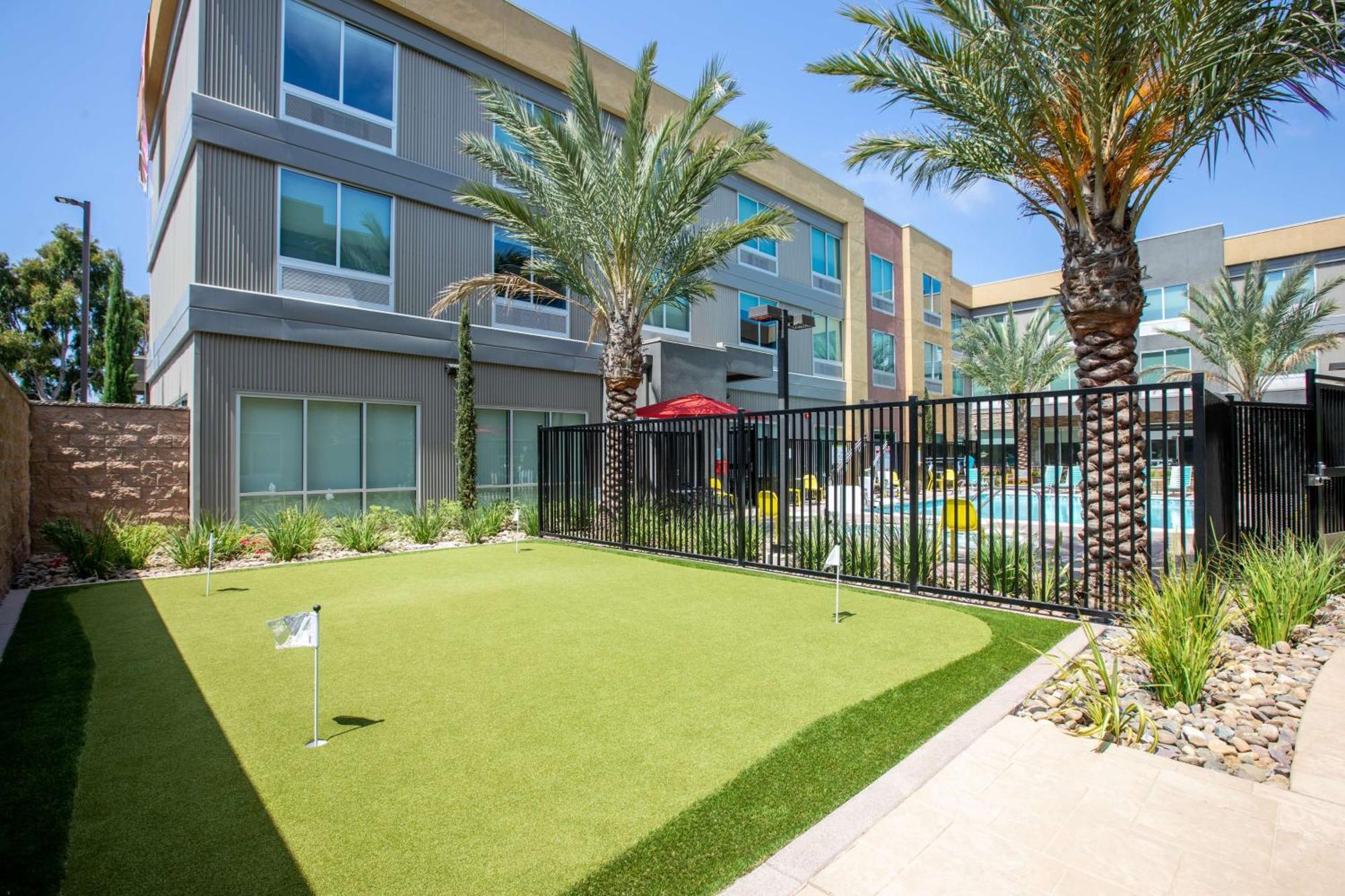 Home2 Suites By Hilton Carlsbad, Ca Экстерьер фото